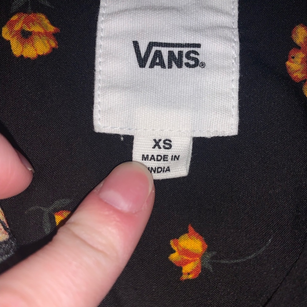 ⭐️VANS cropped button-up⭐️ - Picture 3 of 3